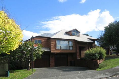 Photo of property in 9 Kenilworth Grove, Silverstream, Upper Hutt, 5019