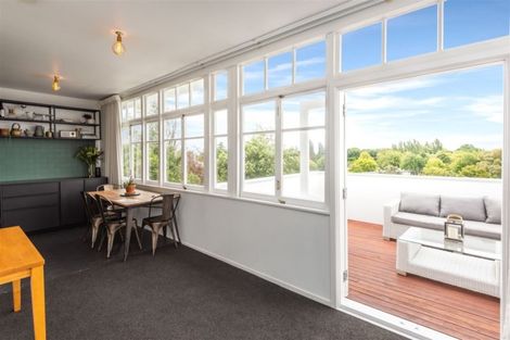 Photo of property in 10 Dyers Pass Road, Cashmere, Christchurch, 8022