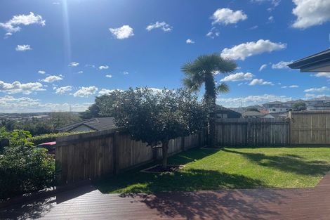 Photo of property in 28 Arrowsmith Drive, Clover Park, Auckland, 2019