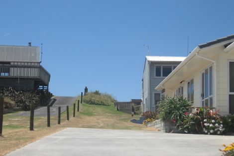 Photo of property in 77b Pukehina Parade, Pukehina, 3189