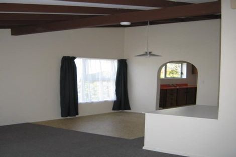 Photo of property in 34a Colchester Crescent, Newlands, Wellington, 6037