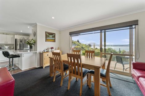 Photo of property in 19 Te Urunga Place, Acacia Bay, Taupo, 3330