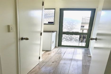 Photo of property in 30 Loughanure Place, Massey, Auckland, 0614