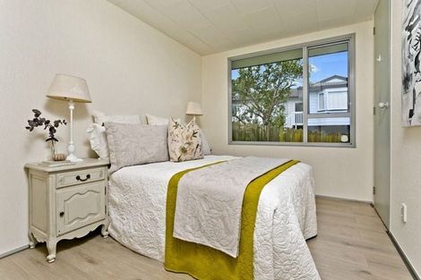 Photo of property in 9 Jumento Place, Unsworth Heights, Auckland, 0632