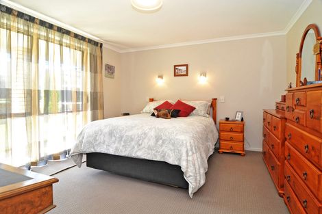 Photo of property in 8 Kohu Place, Halfway Bush, Dunedin, 9010