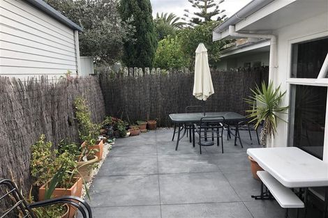 Photo of property in 11 Meeanee Quay, Westshore, Napier, 4110