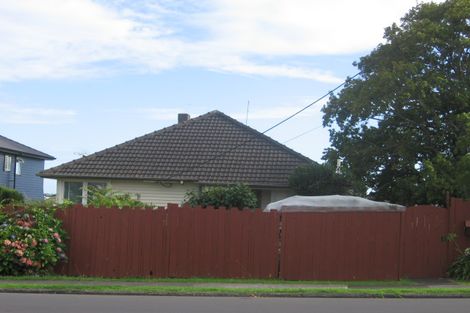 Photo of property in 4 Exmouth Road, Northcote, Auckland, 0627