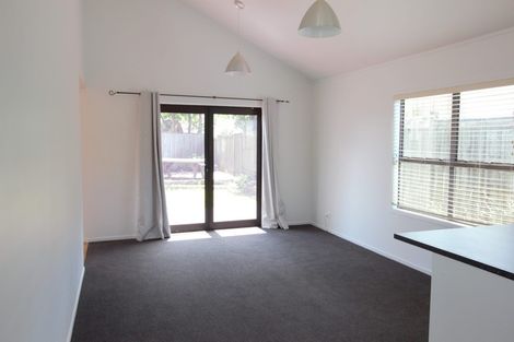 Photo of property in 1/19 Tree View Avenue, Glenfield, Auckland, 0629