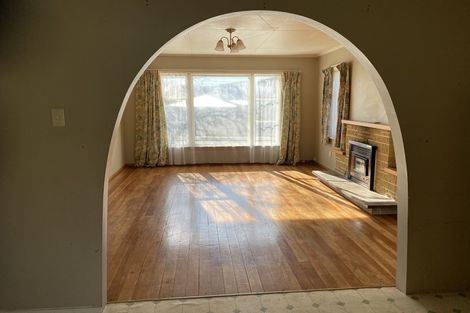 Photo of property in 33 Karaka Street, Wainuiomata, Lower Hutt, 5014