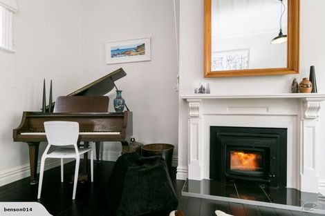 Photo of property in 34 Derwent Street, Island Bay, Wellington, 6023