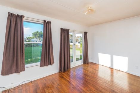 Photo of property in 8 Hadfield Crescent, College Estate, Whanganui, 4500