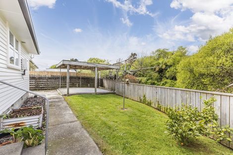 Photo of property in 10 Findlay Street, Tawa, Wellington, 5028