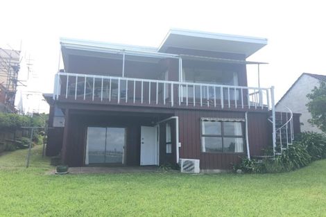 Photo of property in 97 Stanley Point Road, Stanley Point, Auckland, 0624