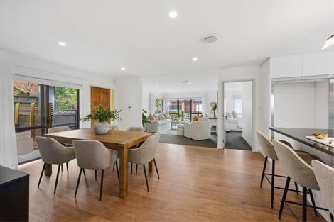 Photo of property in 5 Vintage Drive, Henderson, Auckland, 0612