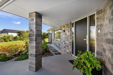 Photo of property in 6 Summerfield Way, Parahaki, Whangarei, 0112