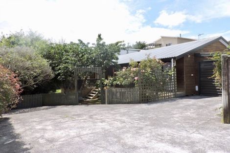 Photo of property in 21a Mexted Terrace, Tawa, Wellington, 5028