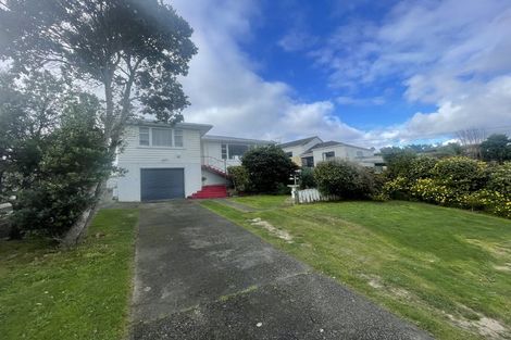 Photo of property in 35 Pokohiwi Road, Normandale, Lower Hutt, 5010