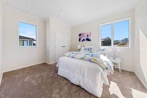 Photo of property in 26 Celestial Crescent, Orewa, 0931