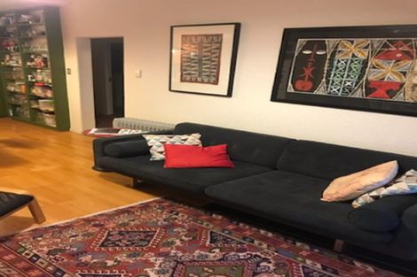 Photo of property in Kingsgate Flats, 10 Austin Street, Mount Victoria, Wellington, 6011