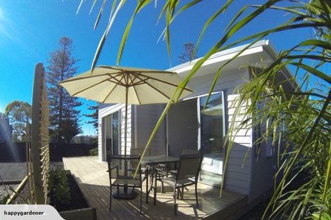 Photo of property in 15 Old Lake Road, Narrow Neck, Auckland, 0624