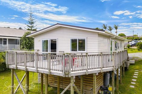 Photo of property in 15 Ash Grove, Maungaturoto, 0520