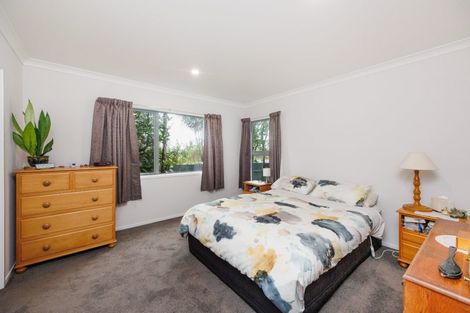 Photo of property in 5a Aokautere Drive, Fitzherbert, 4410