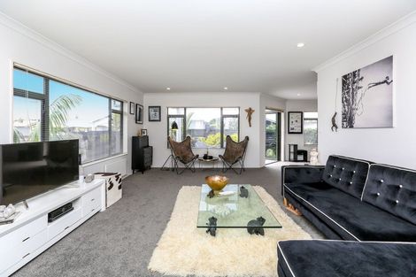 Photo of property in 24 Sackville Street, Fitzroy, New Plymouth, 4312