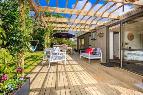 Photo of property in 20 Kallista Place, Browns Bay, Auckland, 0630