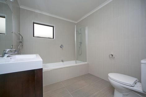 Photo of property in 16d Lincoln Road, Henderson, Auckland, 0610