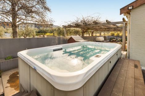 Photo of property in 57 Hall Road, Bannockburn, Cromwell, 9384