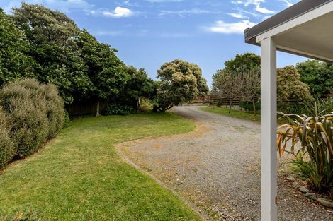 Photo of property in 12 Ara Kuaka, Waikanae Beach, Waikanae, 5036