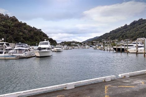 Photo of property in 1/29 Waikawa Road, Picton, 7220