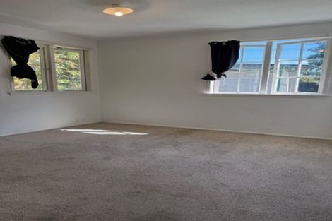 Photo of property in 115 Pupuke Road, Northcote, Auckland, 0627