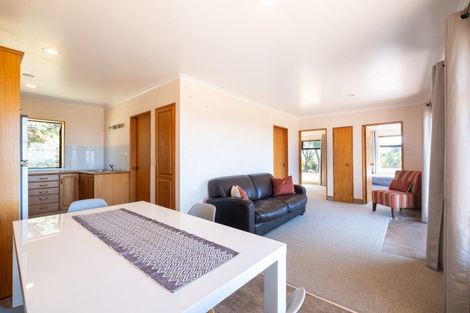 Photo of property in 124 Puketapu Road, Taradale, Napier, 4112