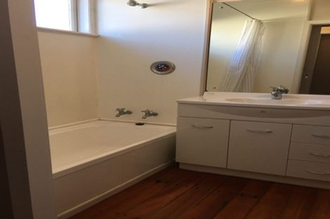 Photo of property in 17a Findlay Street, Tawa, Wellington, 5028