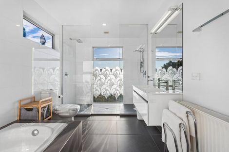 Photo of property in 10 Euan Sarginson Place, Diamond Harbour, Lyttelton, 8971