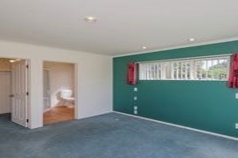 Photo of property in 5 Adrian Grove, Waikanae Beach, Waikanae, 5036