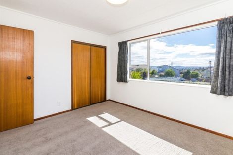 Photo of property in 14 Kempton Place, Richmond Heights, Taupo, 3330