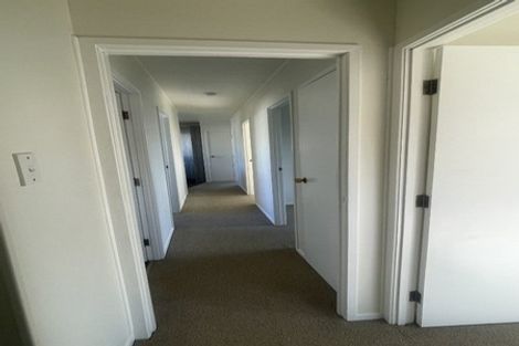 Photo of property in 42 Claverdon Drive, Massey, Auckland, 0614