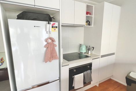 Photo of property in 1/8 Tawera Road, Greenlane, Auckland, 1051