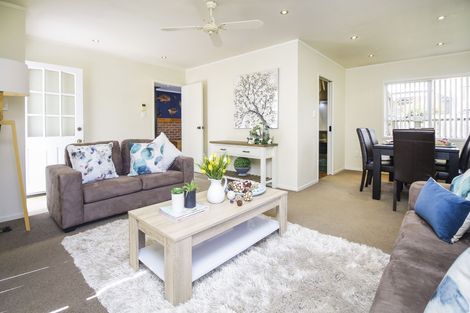 Photo of property in 24 Beauchamp Drive, Massey, Auckland, 0614