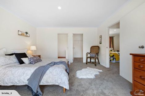 Photo of property in 2 Frank Knight Place, Waiuku, 2123