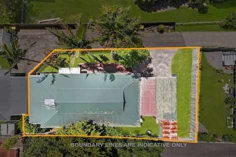 Photo of property in 2/3 Barron Drive, Green Bay, Auckland, 0604