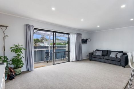 Photo of property in 30 Strathmore Avenue, Levin, 5510