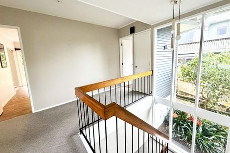 Photo of property in 19 Mappin Place, Chatswood, Auckland, 0626