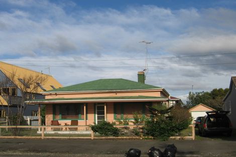 Photo of property in 92 Charles Street, Westshore, Napier, 4110