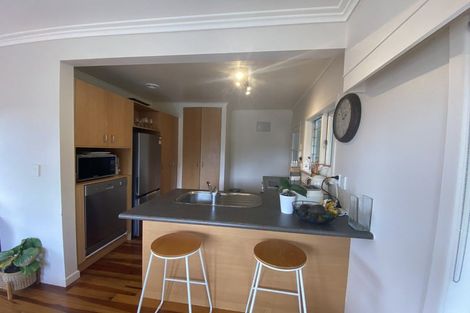 Photo of property in 35 Seaview Road, Glenfield, Auckland, 0629