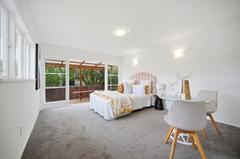 Photo of property in 102 Taikata Road, Te Atatu Peninsula, Auckland, 0610