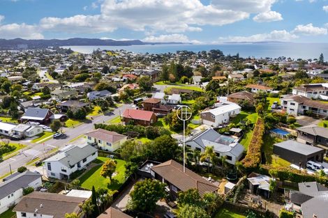 Photo of property in 3b Royalty Rise, Red Beach, 0932
