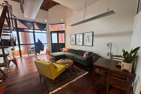 Photo of property in Courtenay Mews Apartments, 3/14 Alpha Street, Te Aro, Wellington, 6011